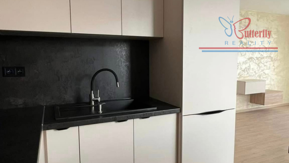 PRENÁJOM Svetlý 2-izbový byt s priestrannou loggiou a parkovaním