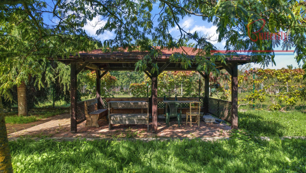 NA P R E D A J  POZEMOK  V JAROVCIACH NA TRNKOVEJ ULICI