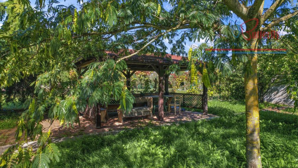 NA P R E D A J  POZEMOK  V JAROVCIACH NA TRNKOVEJ ULICI