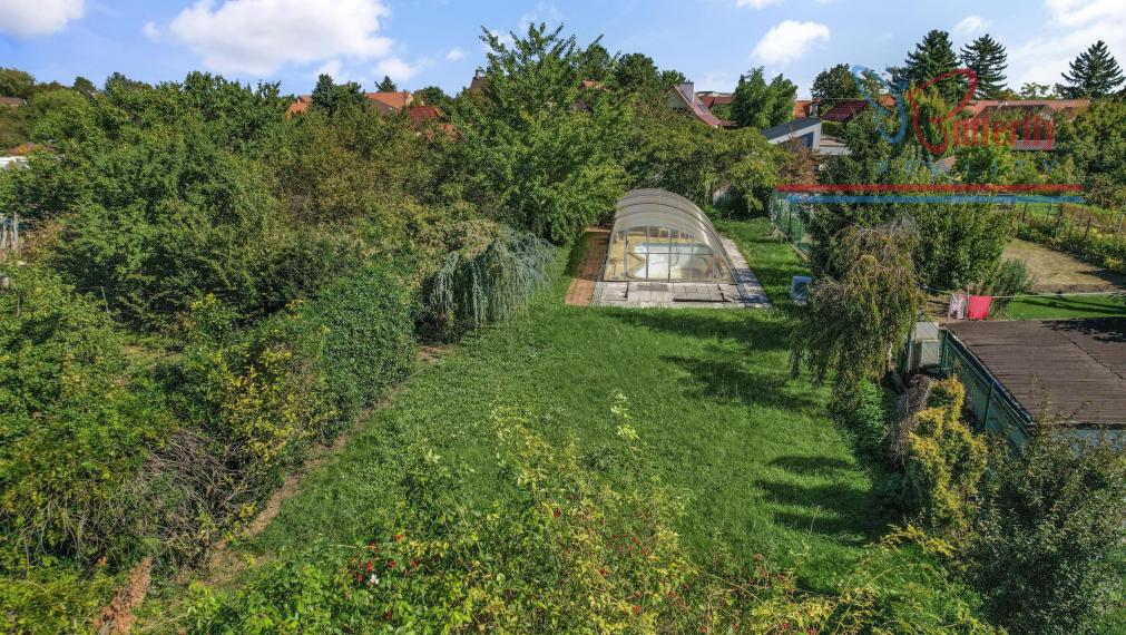 NA P R E D A J  POZEMOK  V JAROVCIACH NA TRNKOVEJ ULICI