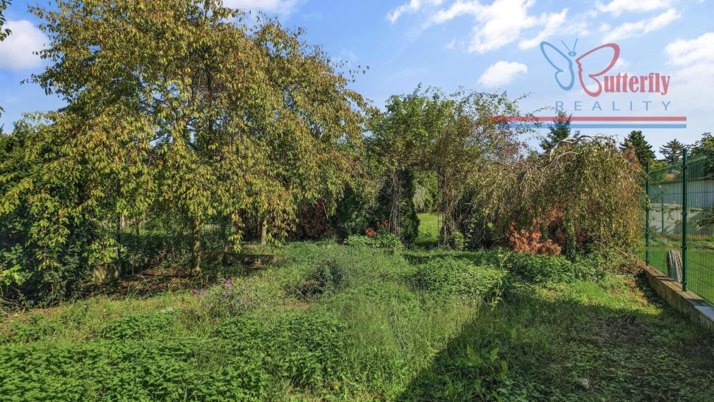 NA P R E D A J  POZEMOK  V JAROVCIACH NA TRNKOVEJ ULICI