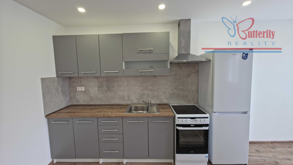 MODERNÉ BÝVANIE SO ZÁHRADOU: Priestranný 3-izbový byt v Bošanoch