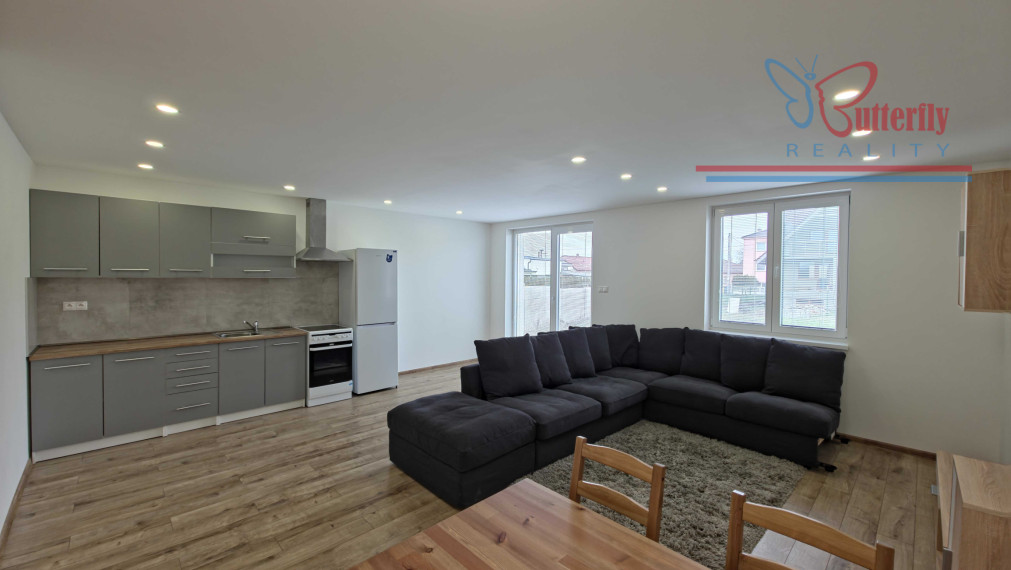 MODERNÉ BÝVANIE SO ZÁHRADOU: Priestranný 3-izbový byt v Bošanoch