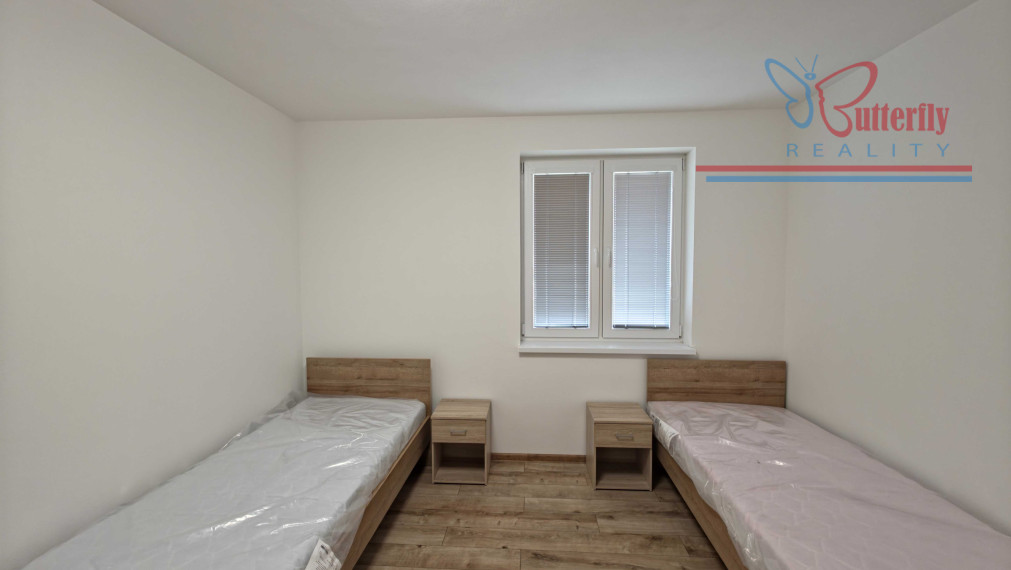 MODERNÉ BÝVANIE SO ZÁHRADOU: Priestranný 3-izbový byt v Bošanoch