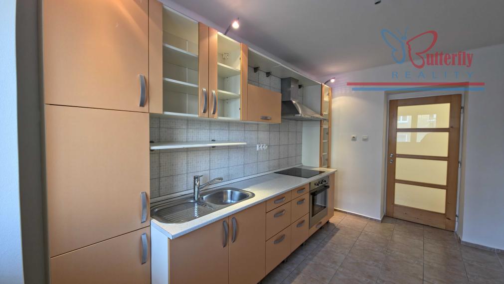 PREDAJ 3 izbový byt, 81 m2, Handlová, 29.augusta