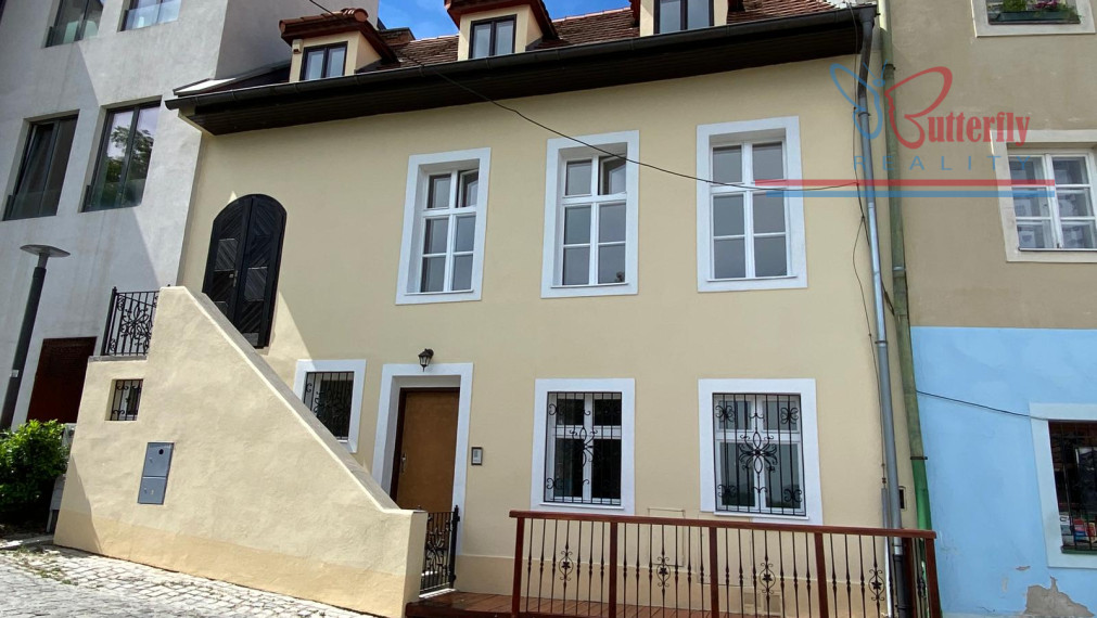 Bývanie s pečaťou histórie: Barokový meštiansky dom priamo pod Bratislavským hradom