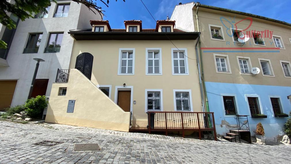 Bývanie s pečaťou histórie: Barokový meštiansky dom priamo pod Bratislavským hradom