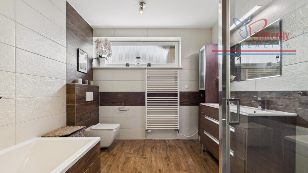 NA PREDAJ: 5-izbový rodinný dom v Limbachu: Bývanie priamo nad vinicami