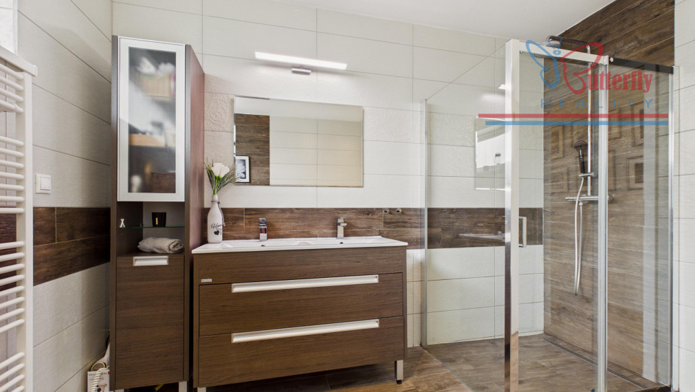 NA PREDAJ: 5-izbový rodinný dom v Limbachu: Bývanie priamo nad vinicami