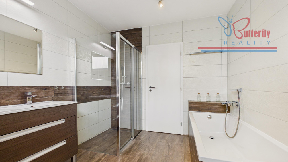 NA PREDAJ: 5-izbový rodinný dom v Limbachu: Bývanie priamo nad vinicami