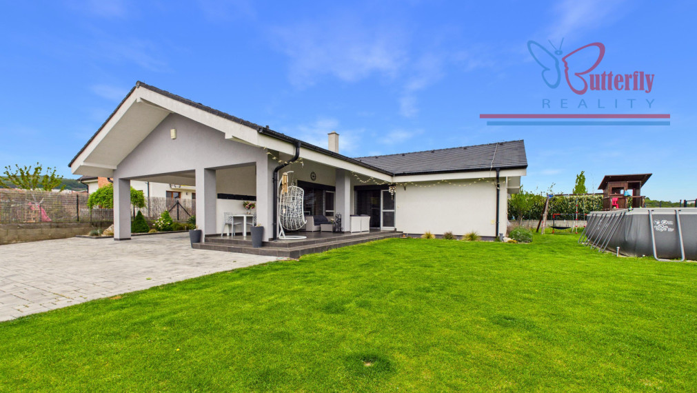 NA PREDAJ: 5-izbový rodinný dom v Limbachu: Bývanie priamo nad vinicami