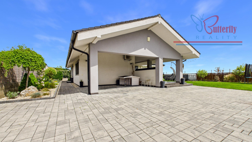 NA PREDAJ: 5-izbový rodinný dom v Limbachu: Bývanie priamo nad vinicami