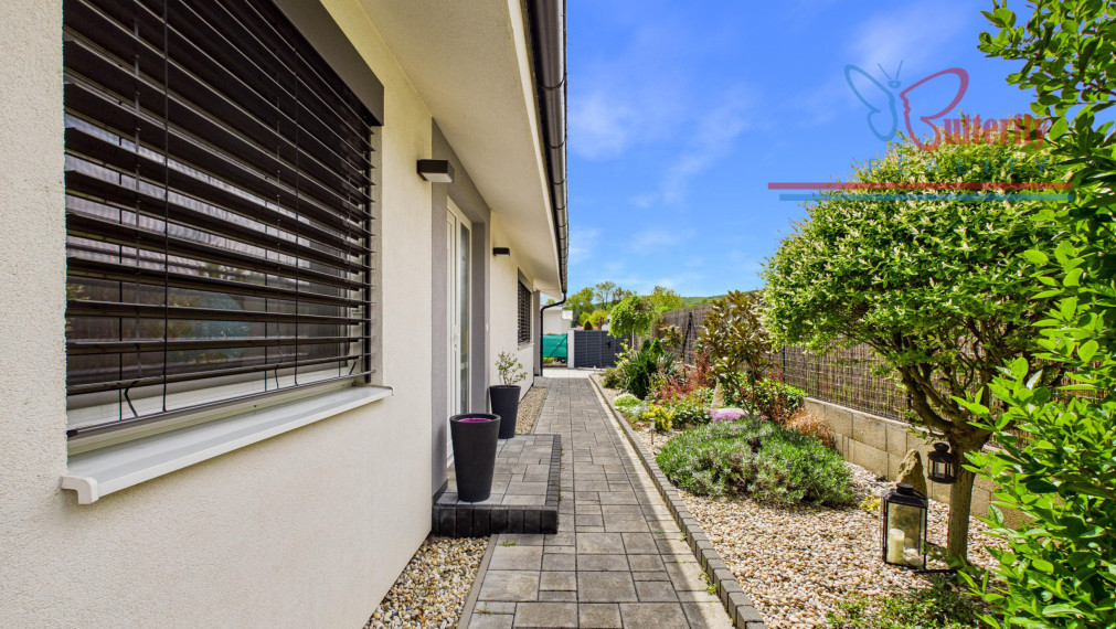 NA PREDAJ: 5-izbový rodinný dom v Limbachu: Bývanie priamo nad vinicami