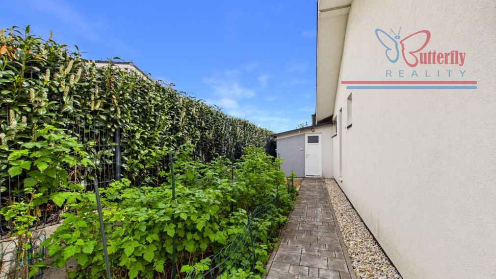 NA PREDAJ: 5-izbový rodinný dom v Limbachu: Bývanie priamo nad vinicami