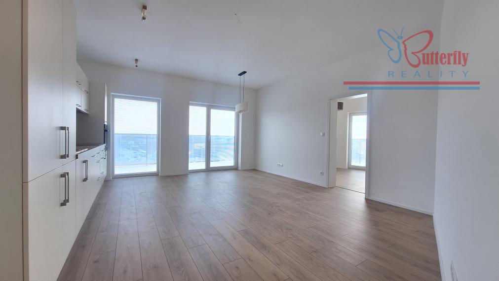 NA PRENÁJOM: 2 izb. byt, 2x balkón, parkovacie státie, Ul. Svornosti