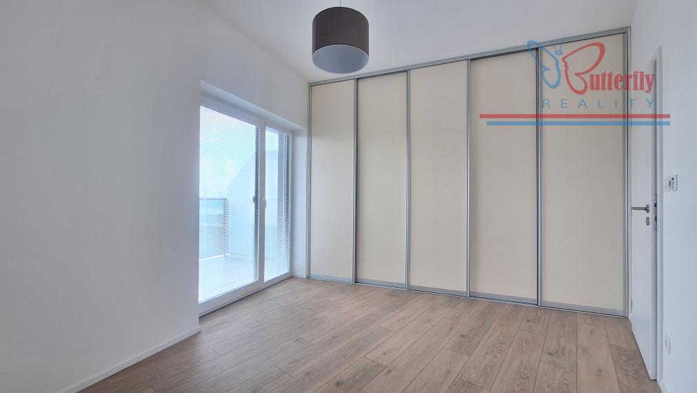 NA PRENÁJOM: 2 izb. byt, 2x balkón, parkovacie státie, Ul. Svornosti