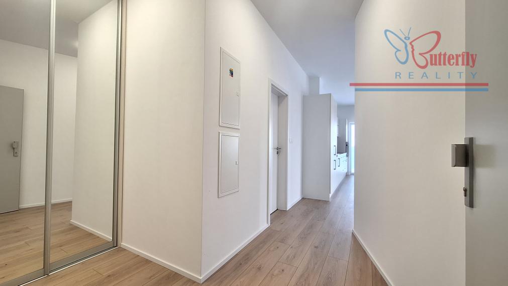 NA PRENÁJOM: 2 izb. byt, 2x balkón, parkovacie státie, Ul. Svornosti