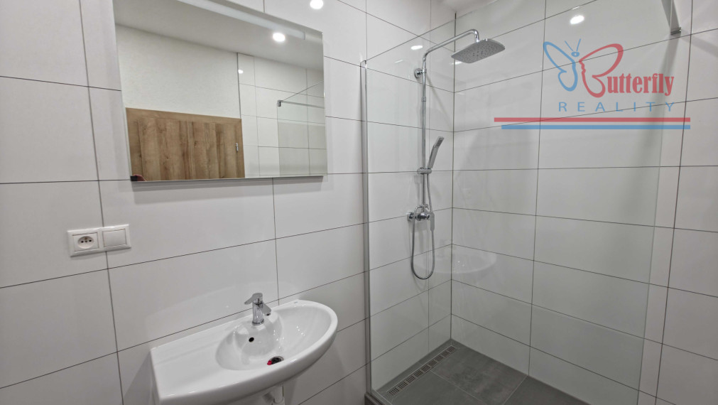 Moderné bývanie 3 izbový byt s vlastným vstupom Bošany