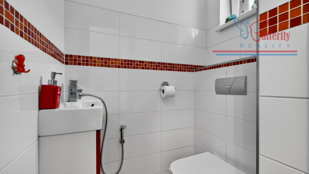 NA PREDAJ: 3i byt so záhradou (129 m²) a 2 parkovacími miestami – Nákovná ul.