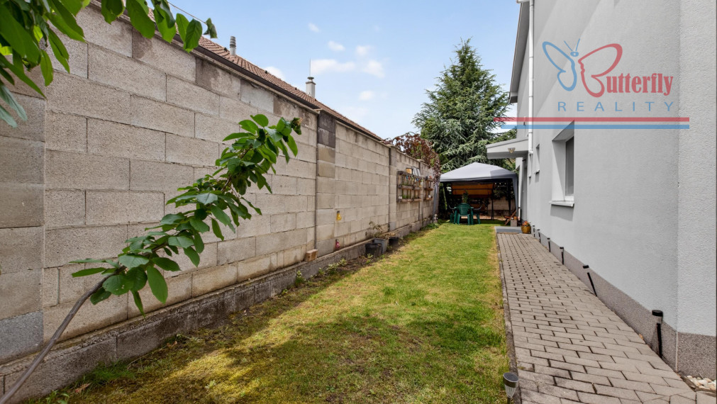 NA PREDAJ: 3i byt so záhradou (129 m²) a 2 parkovacími miestami – Nákovná ul.