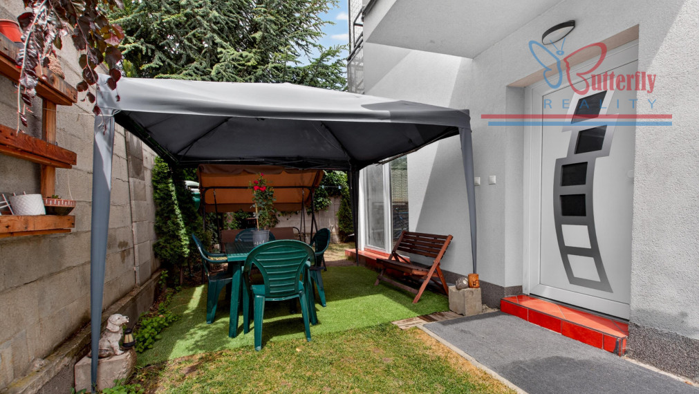 NA PREDAJ: 3i byt so záhradou (129 m²) a 2 parkovacími miestami – Nákovná ul.