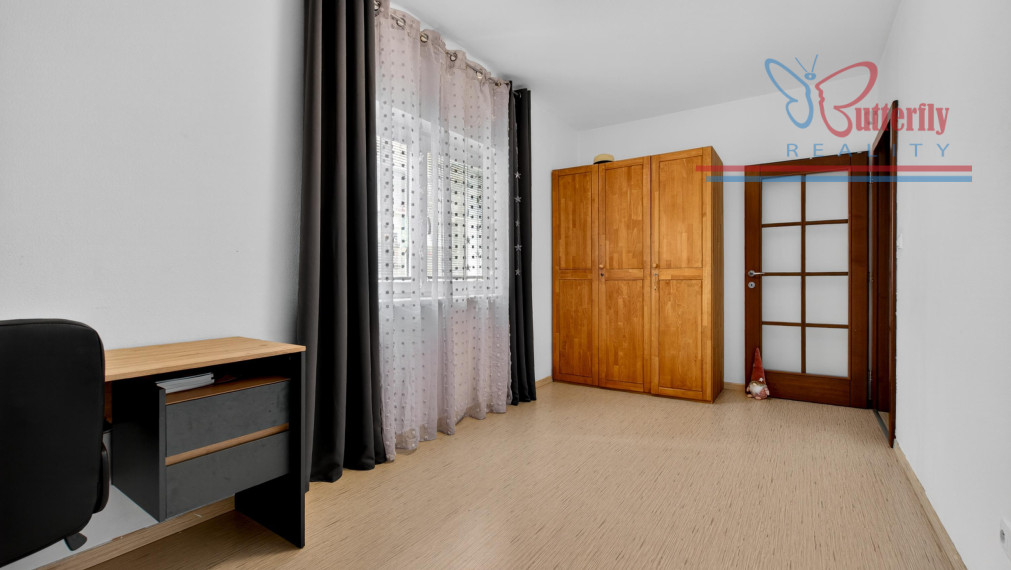 NA PREDAJ: 3i byt so záhradou (129 m²) a 2 parkovacími miestami – Nákovná ul.