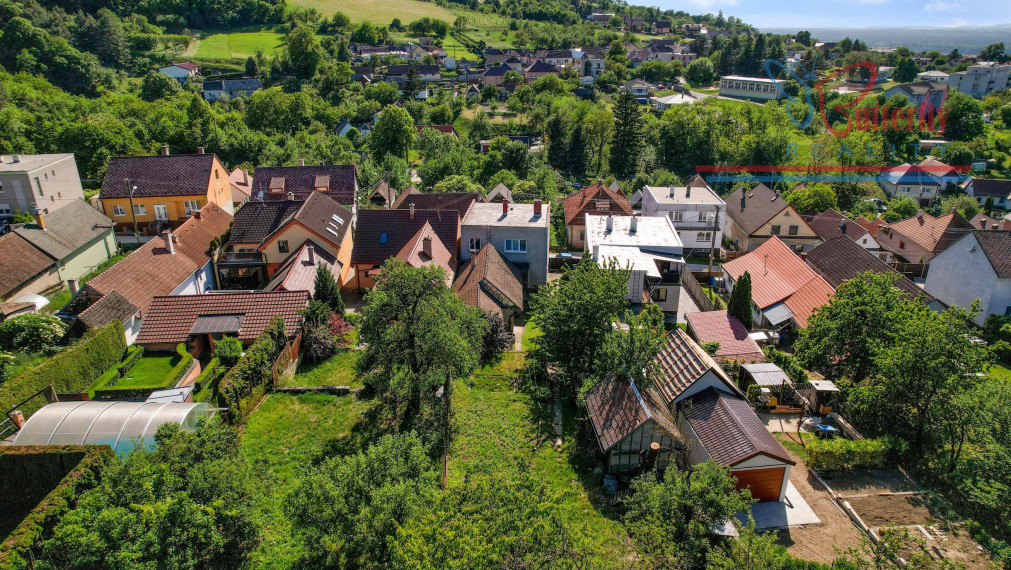 P R E D A J RODINNÝ DOM  NA CEROVEJ V NÁDHERNOM PROSTREDÍ MALÝCH KARPAT