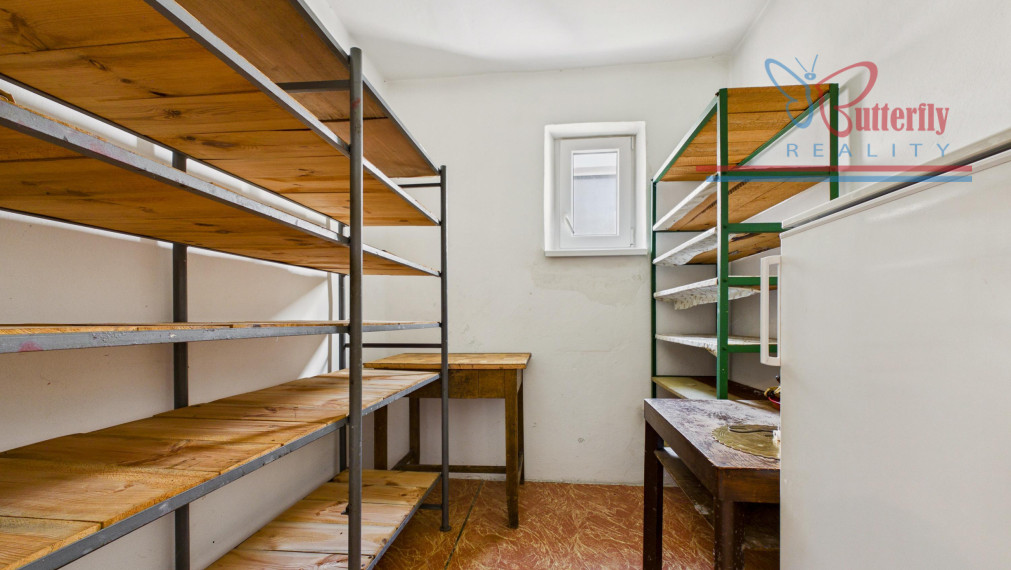 P R E D A J RODINNÝ DOM  NA CEROVEJ V NÁDHERNOM PROSTREDÍ MALÝCH KARPAT