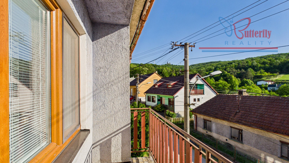P R E D A J RODINNÝ DOM  NA CEROVEJ V NÁDHERNOM PROSTREDÍ MALÝCH KARPAT