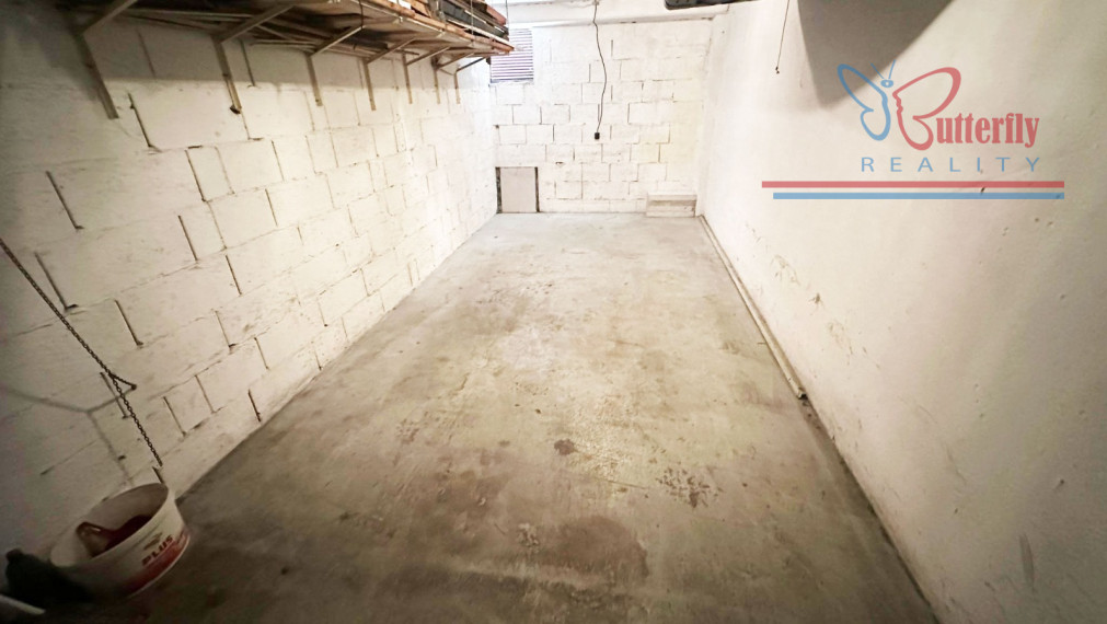 NA PREDAJ garáž 17,7m2, Pečnianska 6, BA-Petržalka
