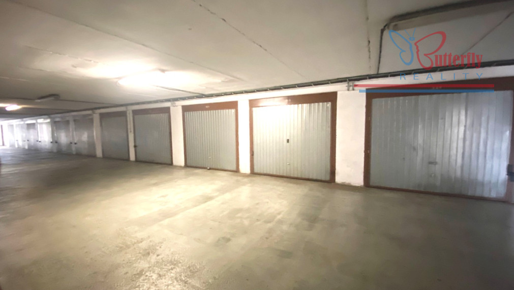 NA PREDAJ garáž 17,7m2, Pečnianska 6, BA-Petržalka