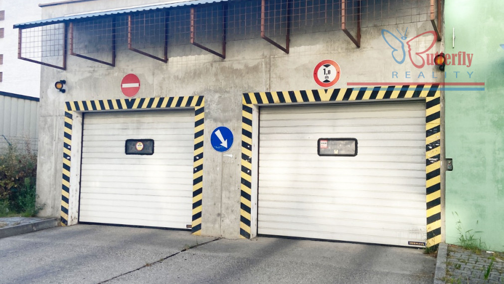 NA PREDAJ garáž 17,7m2, Pečnianska 6, BA-Petržalka