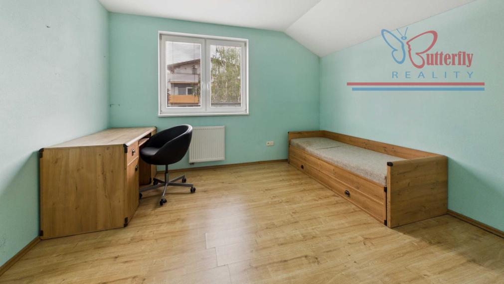 NA PREDAJ Elegantný 5-izbový rodinný dom s bazénom a krbom  Chorvátsky Grob Čierna Voda
