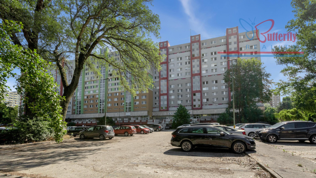 PREDAJ 3-izb. byt pri električke, Rovniankova 14, Petržalka