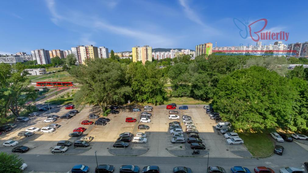 PREDAJ 3-izb. byt pri električke, Rovniankova 14, Petržalka