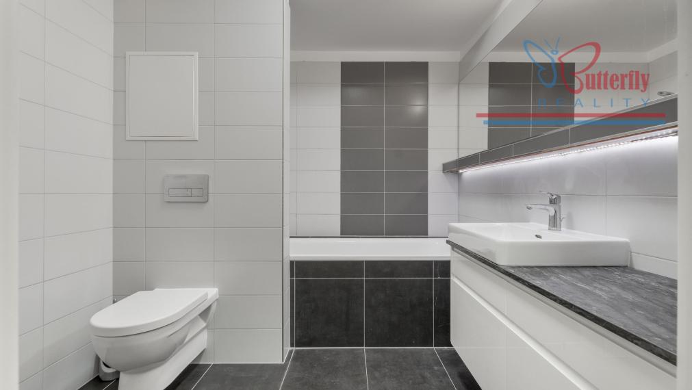Na prenájom 2 izb byt s predzáhradkou a parkovaním