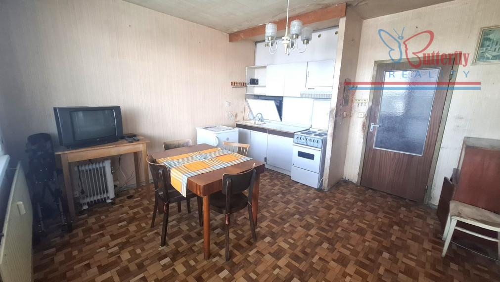 PREDAJ 2-gars. + 2 loggie, pri električke, Strečnianska ul.