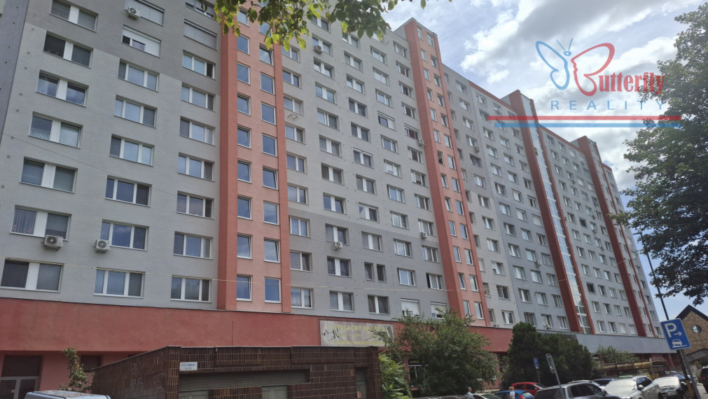 PREDAJ 2-gars. + 2 loggie, pri električke, Strečnianska ul.