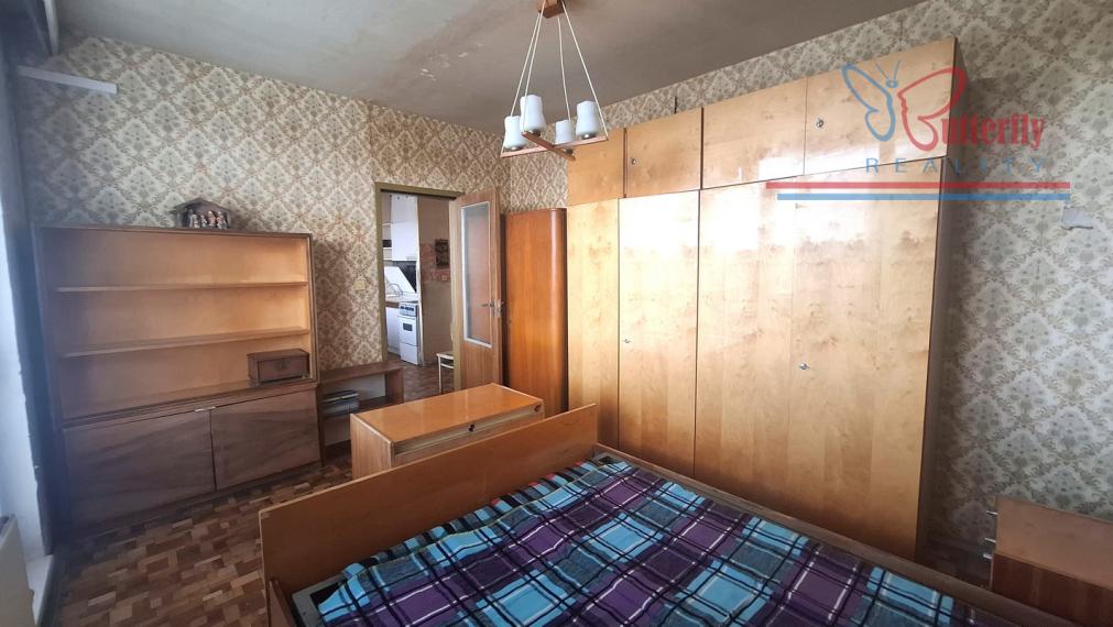 PREDAJ 2-garsónka, 2 loggie, pri električke, Strečnianska ul.