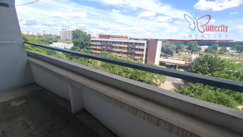 PREDAJ 2-garsónka, 2 loggie, pri električke, Strečnianska ul.