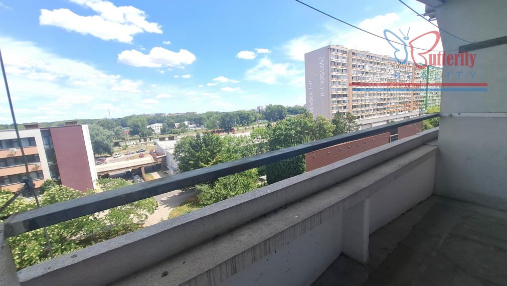 PREDAJ 2-garsónka, 2 loggie, pri električke, Strečnianska ul.