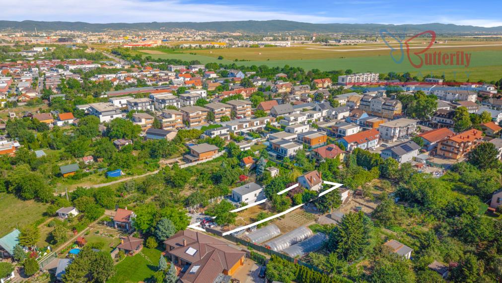 Rekreačná chata s veľkým pozemkom – Levanduľová ulica