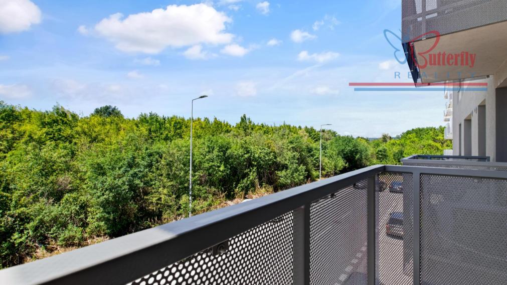 PREDAJ • 2,5-izbový byt • Ovocné sady • Zariadený