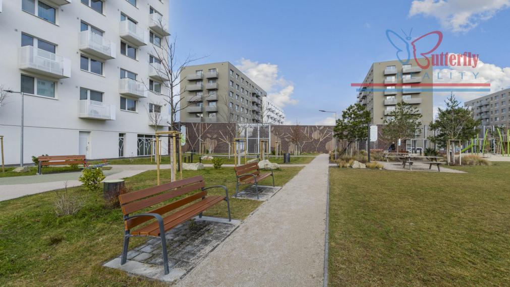 PREDAJ • 2,5-izbový byt • Ovocné sady • Zariadený