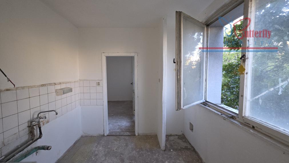 Predaj 4-izbový byt s loggiou 75 m² Bratislava Dúbravka, Gallayova