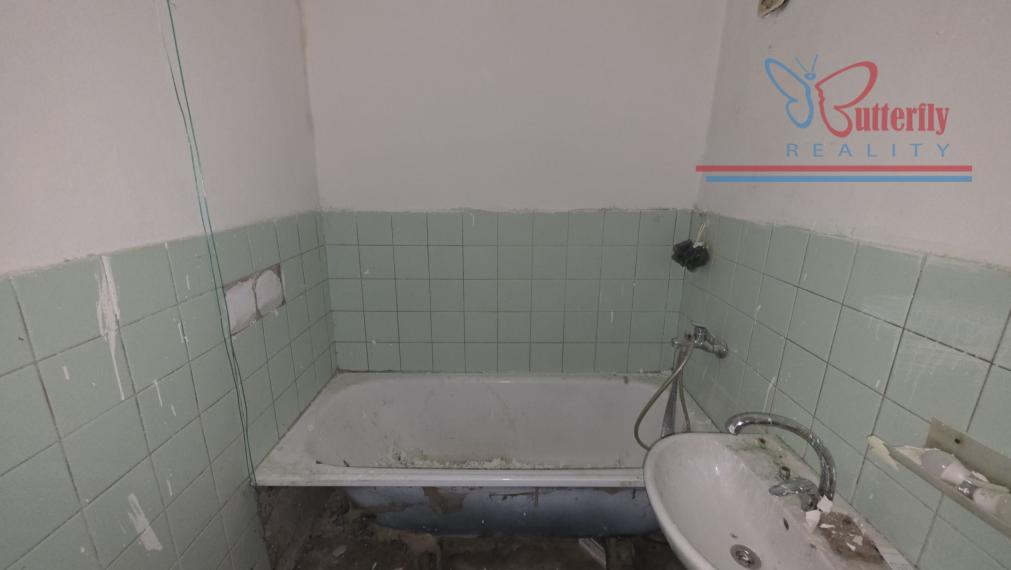 Predaj 4-izbový byt s loggiou 75 m² Bratislava Dúbravka, Gallayova