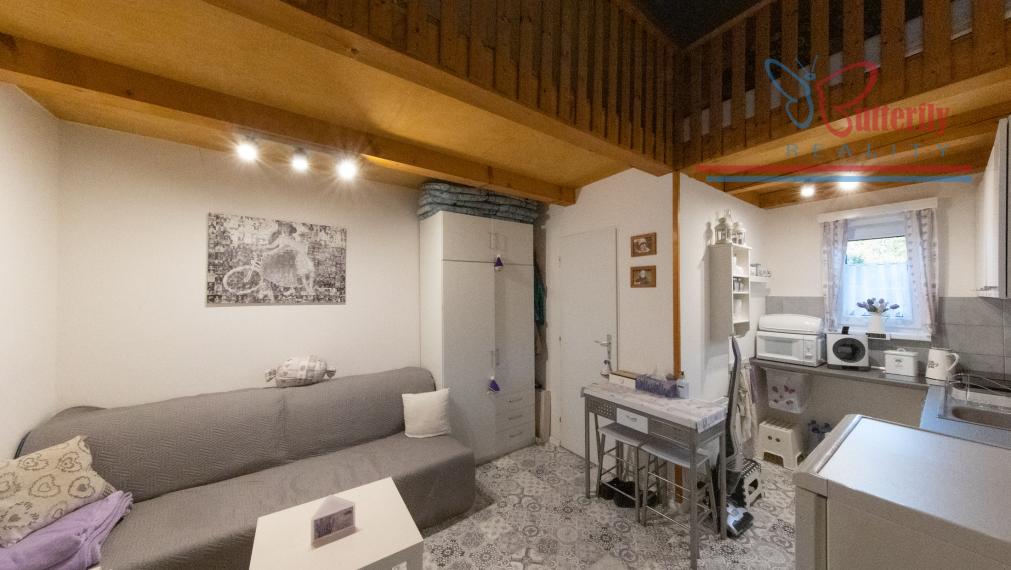 NA PREDAJ: záhrada 720 m2 s chatkou, Mokráň záhon
