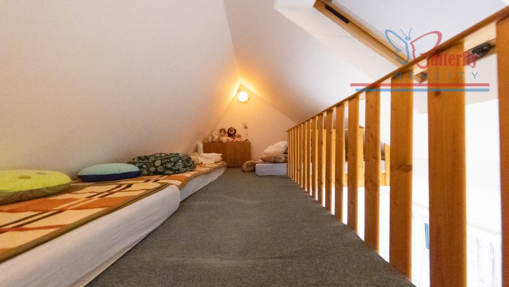 NA PREDAJ: záhrada 720 m2 s chatkou, Mokráň záhon