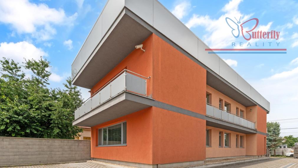 P R E D A J investičný areál so 4 budovami s možnosťou bývania