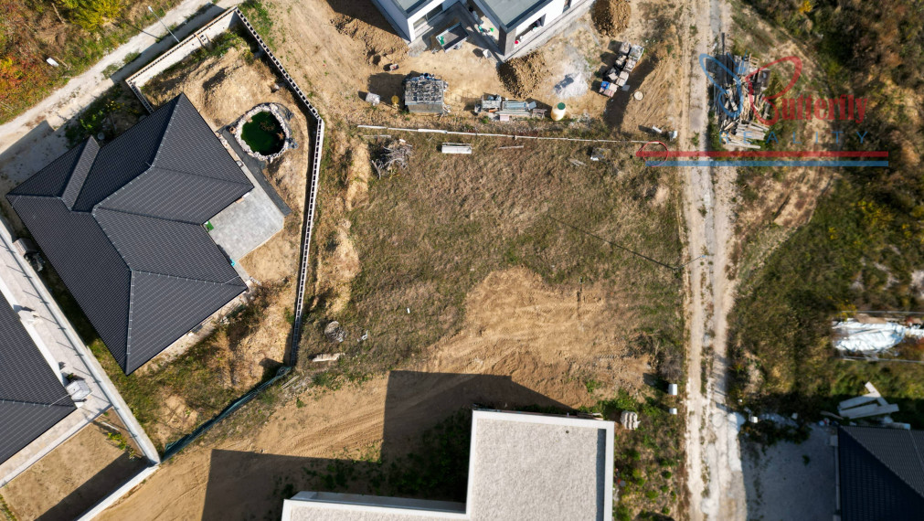 Na predaj Ideálny rovinatý stavebný pozemok v Trenčianskom Jastrabí 630 m²